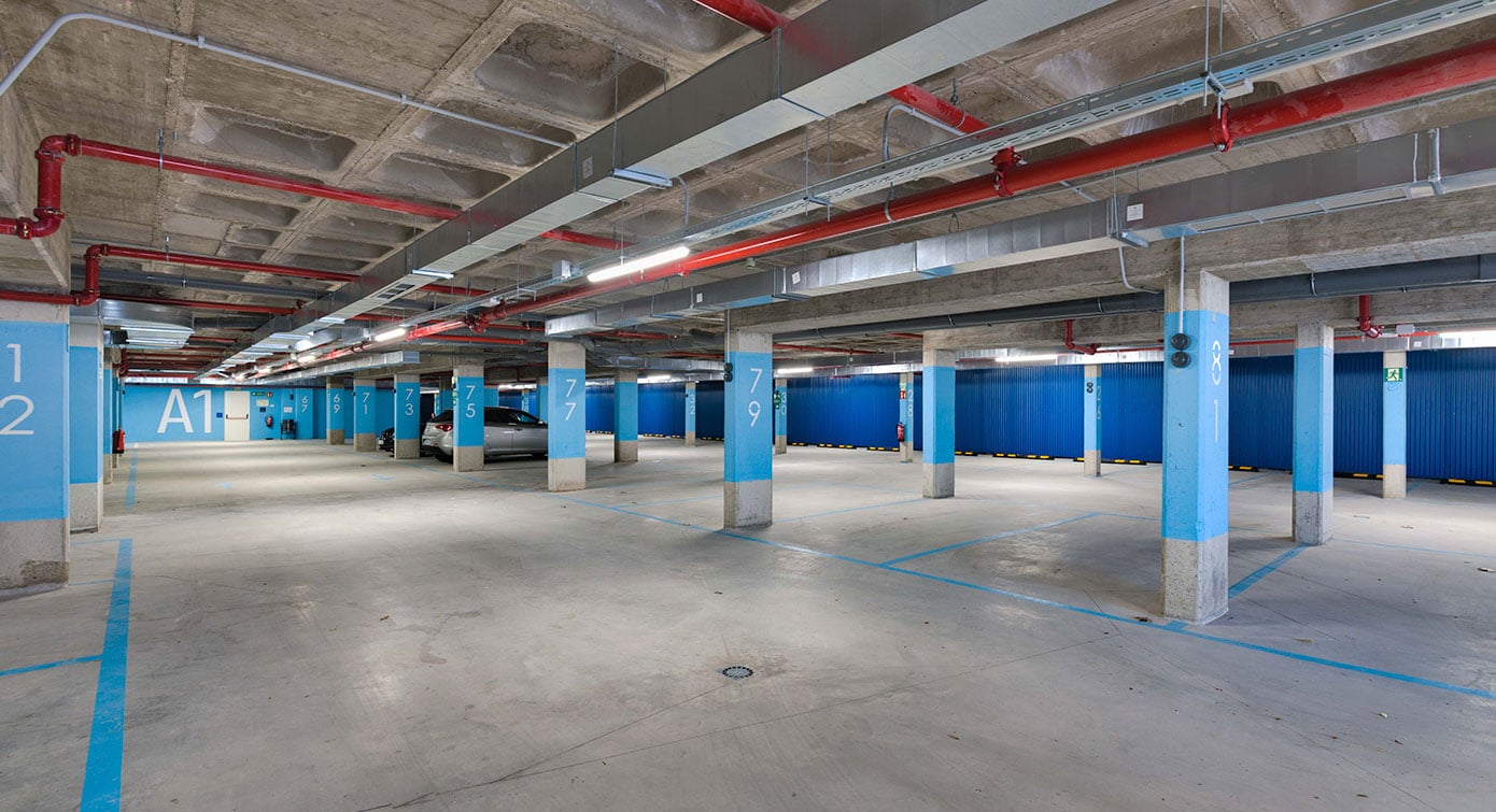 livensa-studios-madrid-alcobendas-parking-coches.jpg