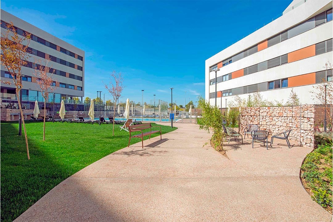 livensa-studios-madrid-alcobendas-jardin.jpg