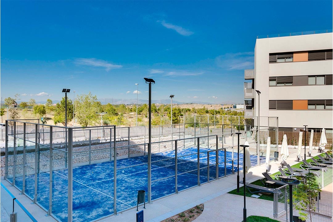 livensa-studios-madrid-alcobendas-padel.jpg