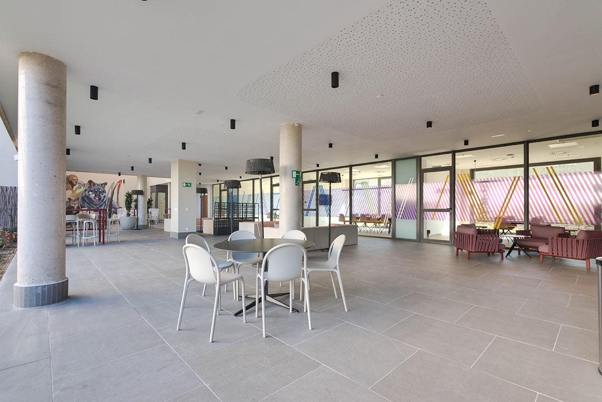 livensa-studios-madrid-alcobendas-terraza-2.jpg