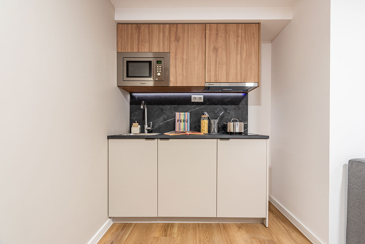 livensa-studios-madrid-principe-pio-estudio-premium-2-camas-7.jpg