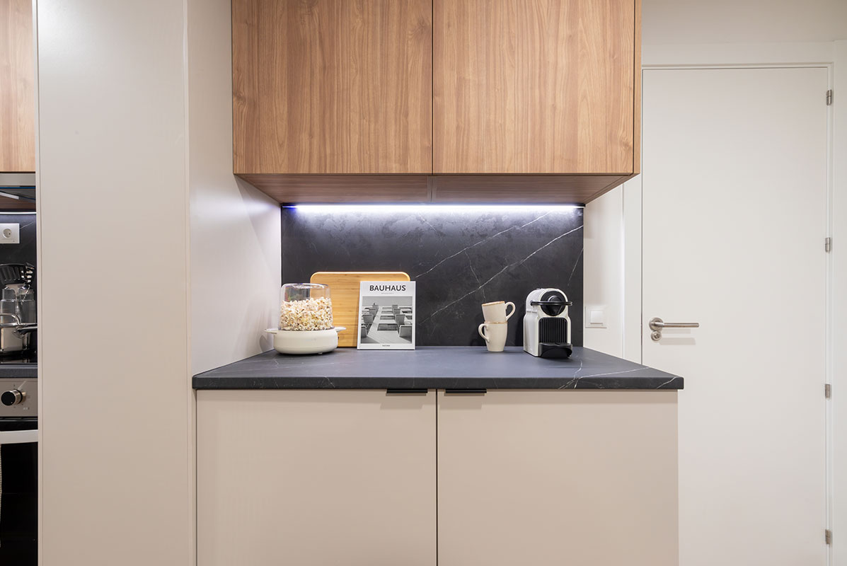 livensa-studios-madrid-principe-pio-estudio-stardard-ensuite-3-camas-6.jpg