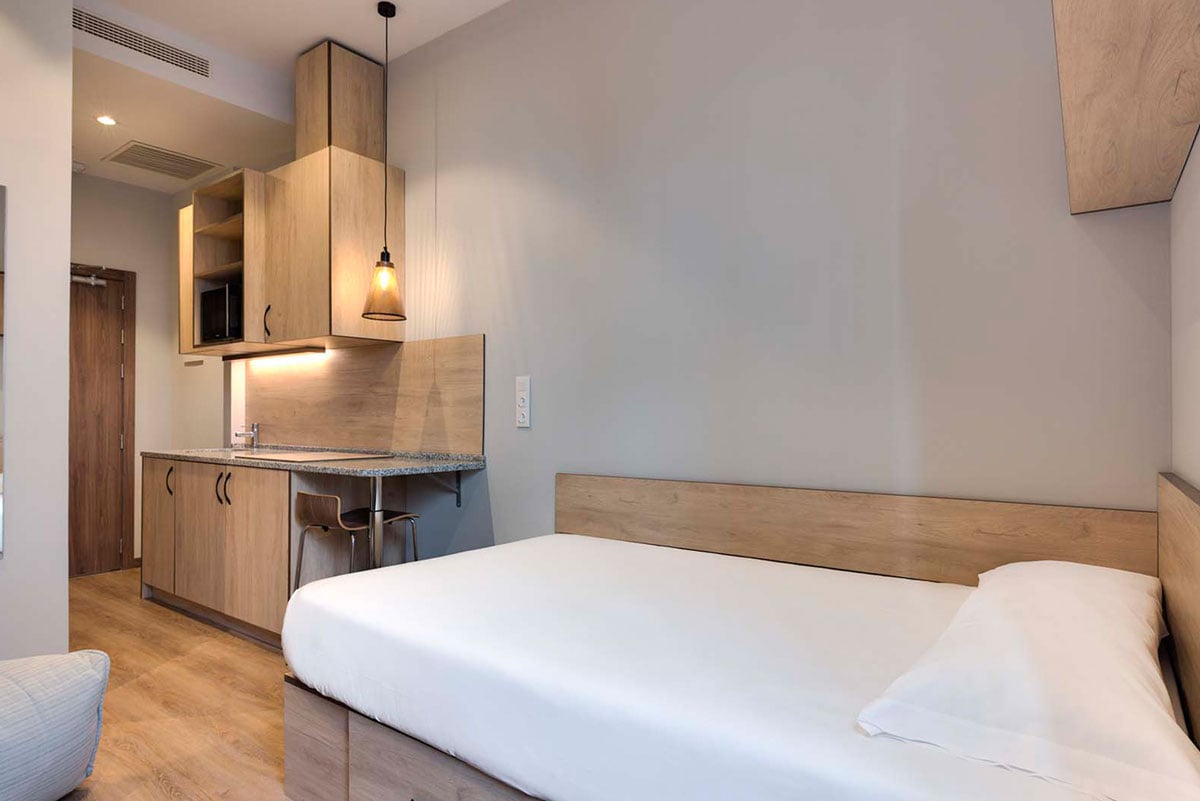 livensa-studios-malaga-feria-studio-kitchenette-standard-terrace-5.jpg