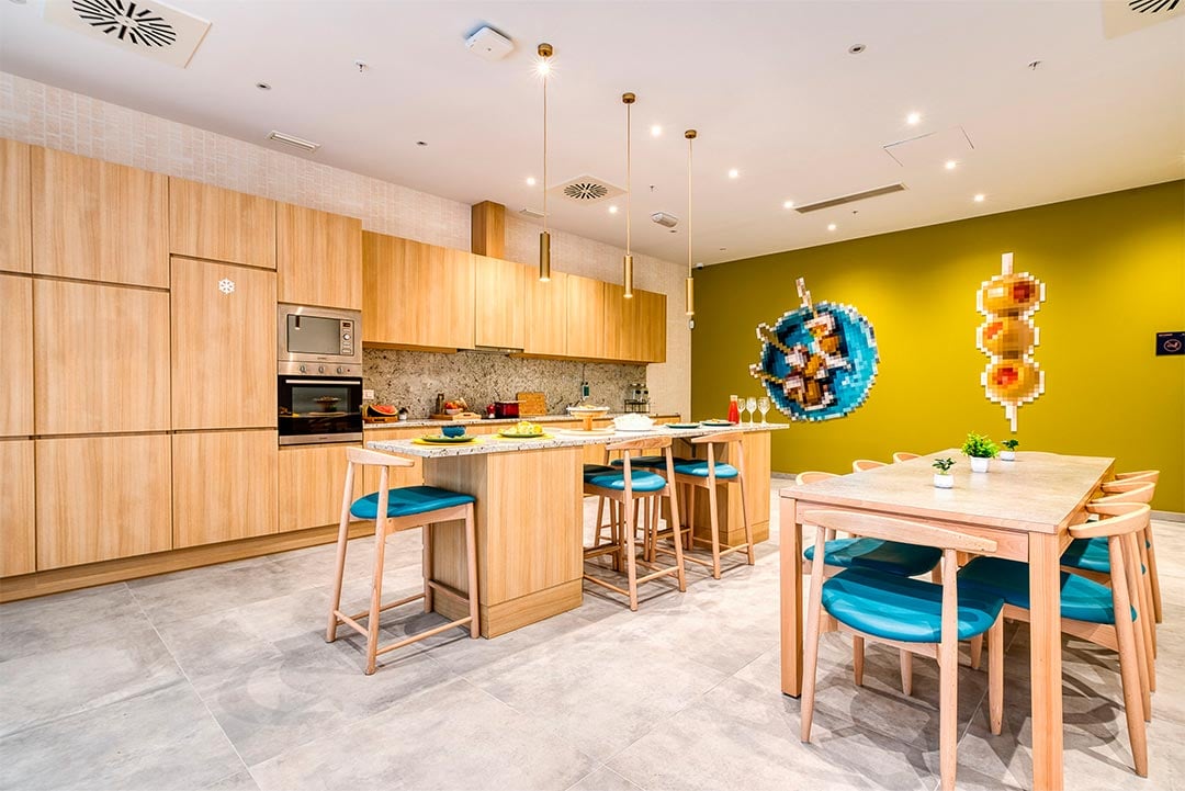 livensa-studios-san-sebastian-sala-fiesta-2.jpg