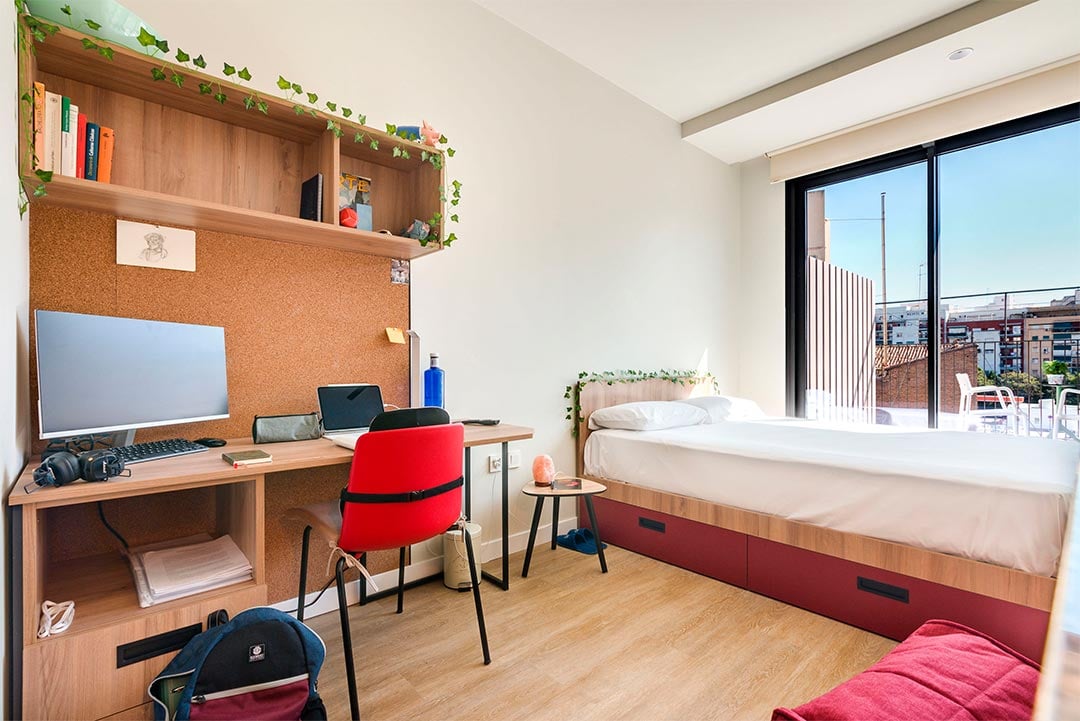 livensa-studios-valencia-viveros-estudio-cocina-superior-terraza-1.jpg