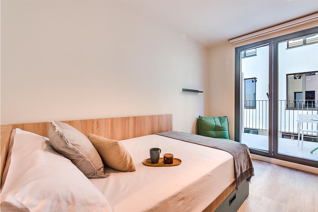 livensa-studios-valencia-viveros-estudio-kitchenette-standard-terrace-3.jpg