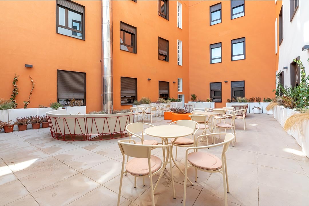 livensa-studios-valencia-malvarrosa-terraza-1.jpg