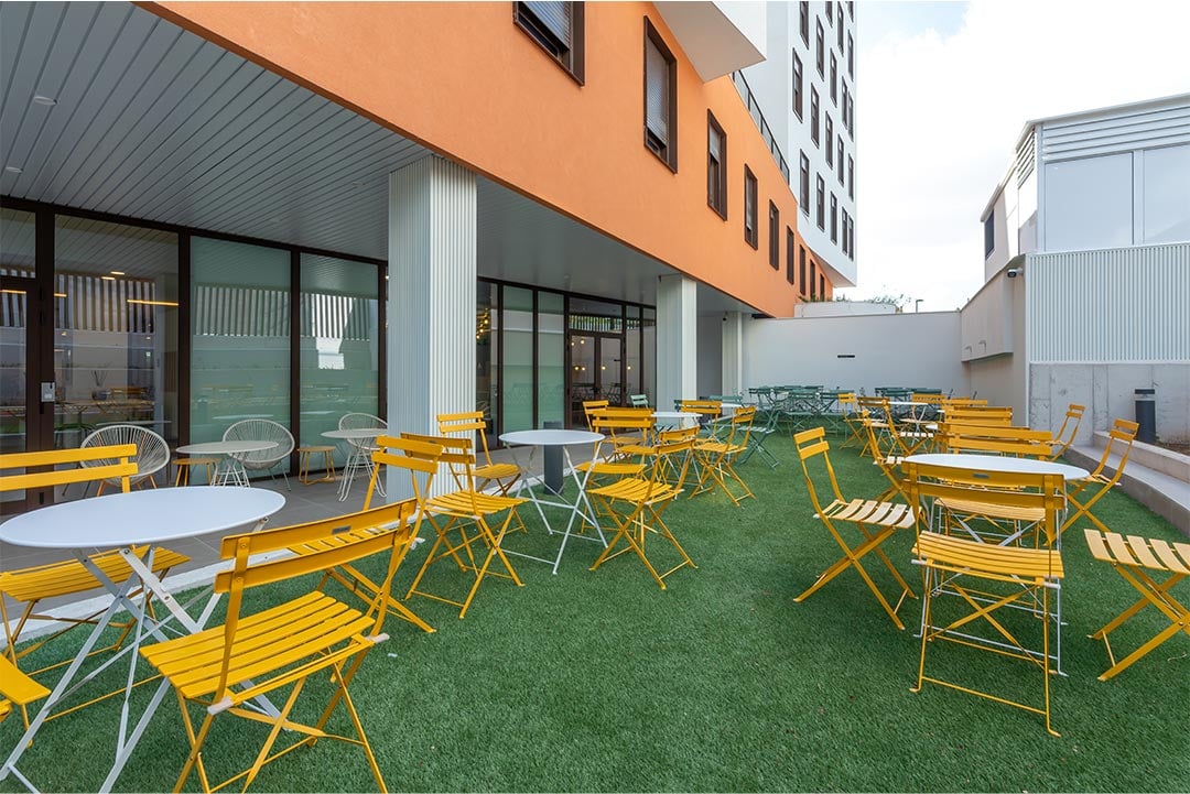 livensa-studios-valencia-malvarrosa-terraza-3.jpg