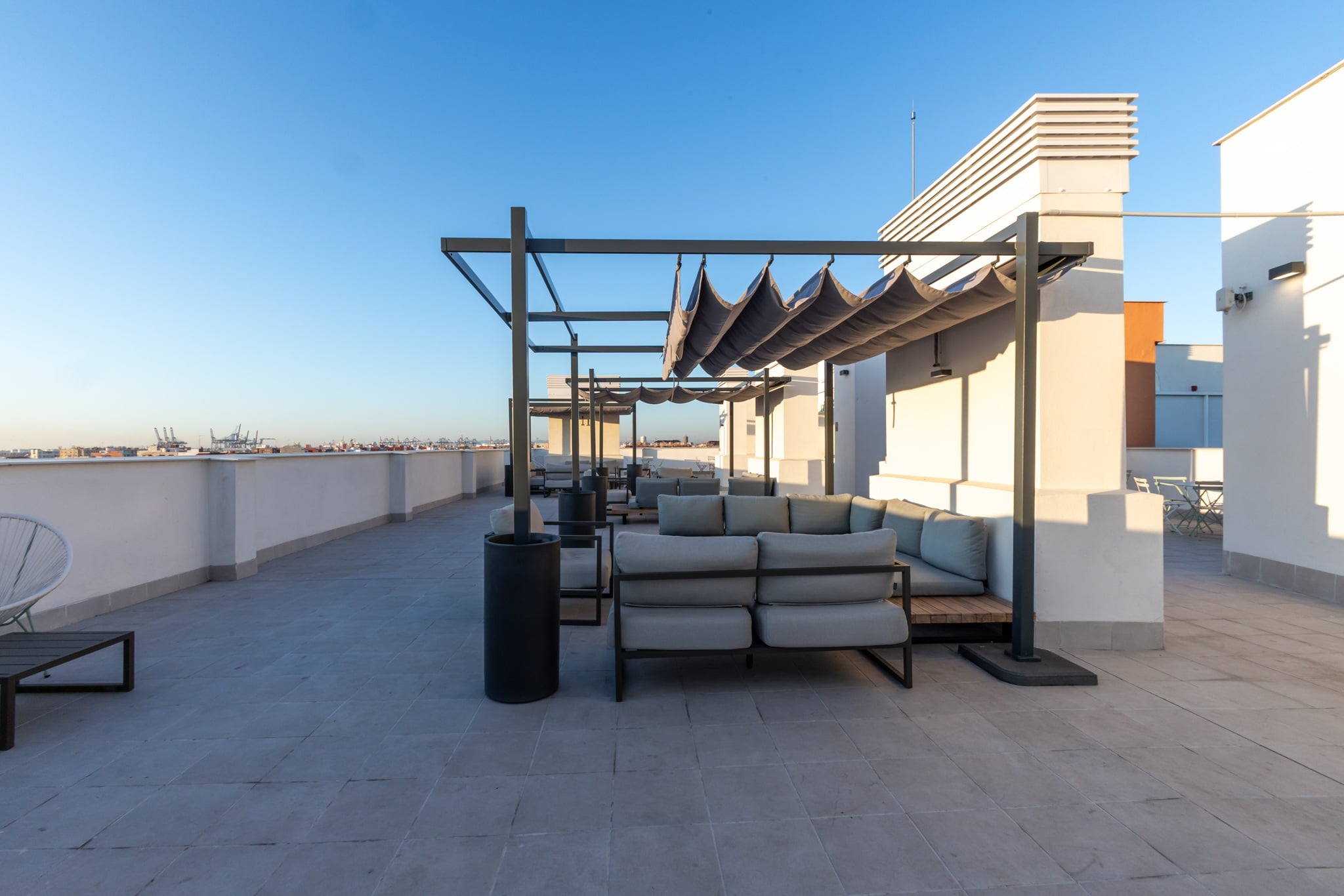 Livensa-Studios-Valencia_Malvarrosa-rooftop 1.jpg