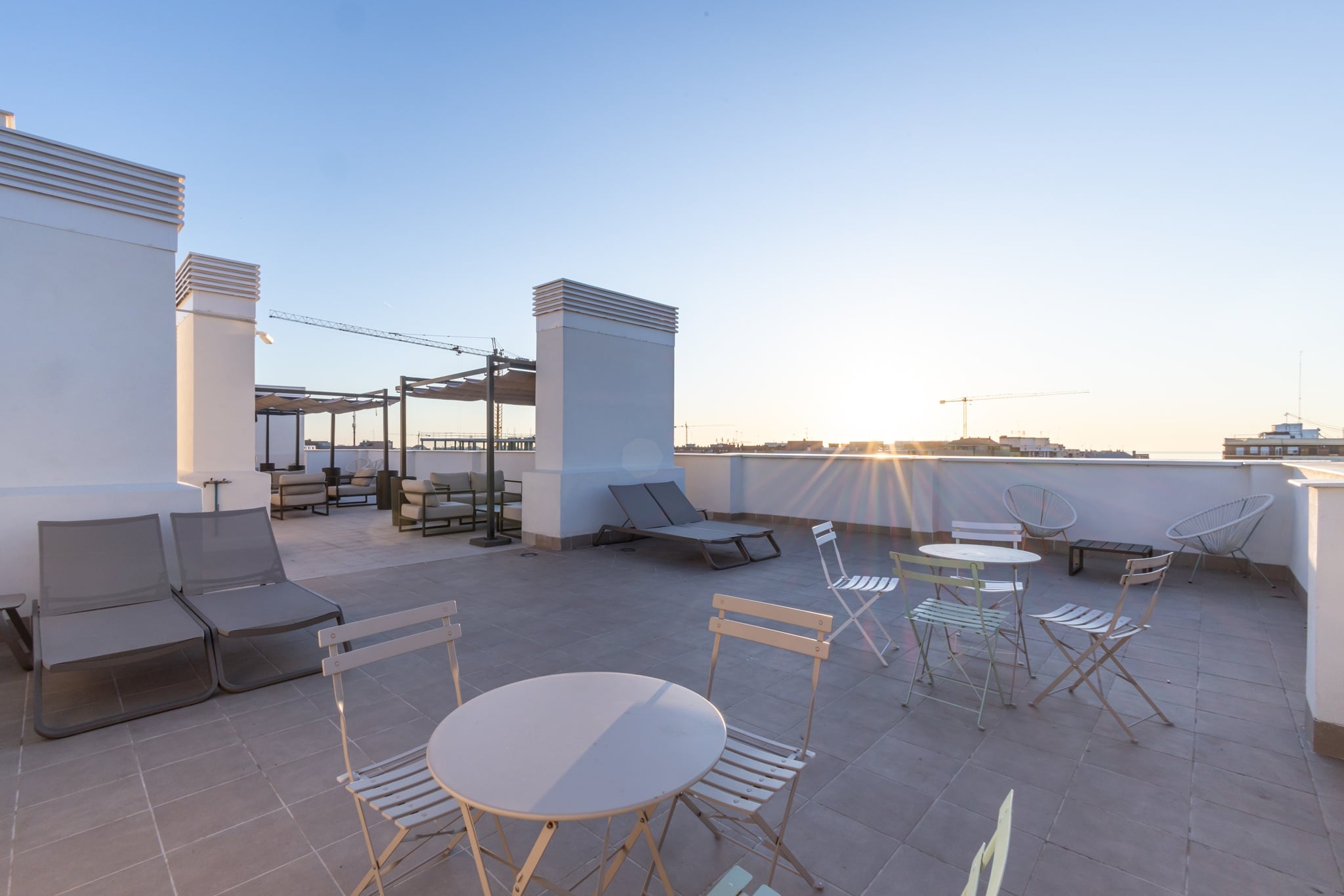 Livensa-Studios-Valencia_Malvarrosa-rooftop 2.jpg
