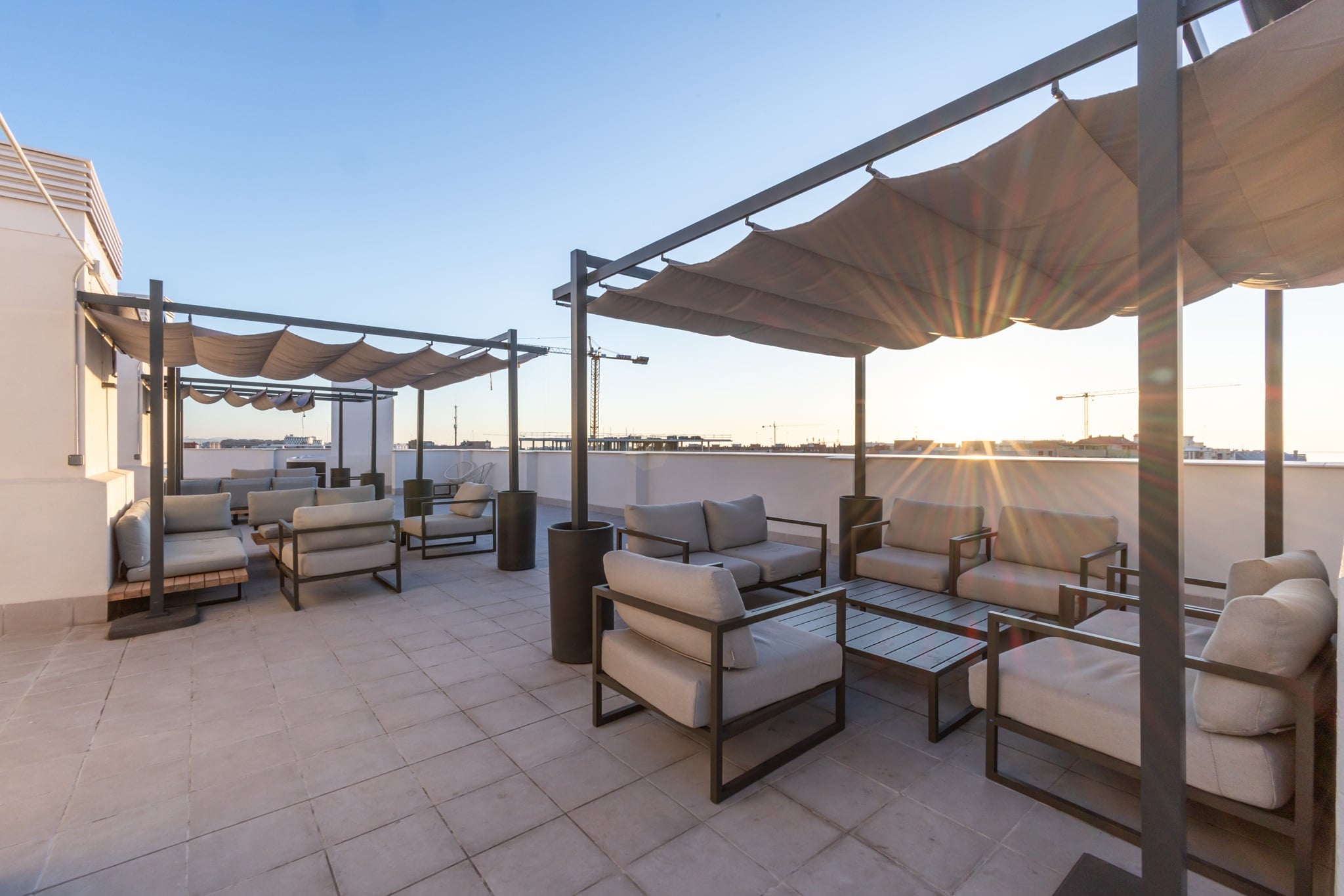Livensa-Studios-Valencia_Malvarrosa-rooftop 3.jpg