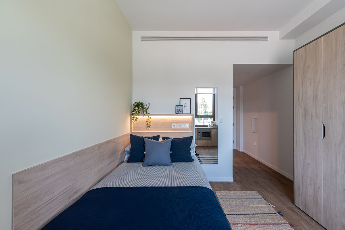 livensa-studios-valencia-malvarrosa-classic-plus-studio-accessible (4).jpg
