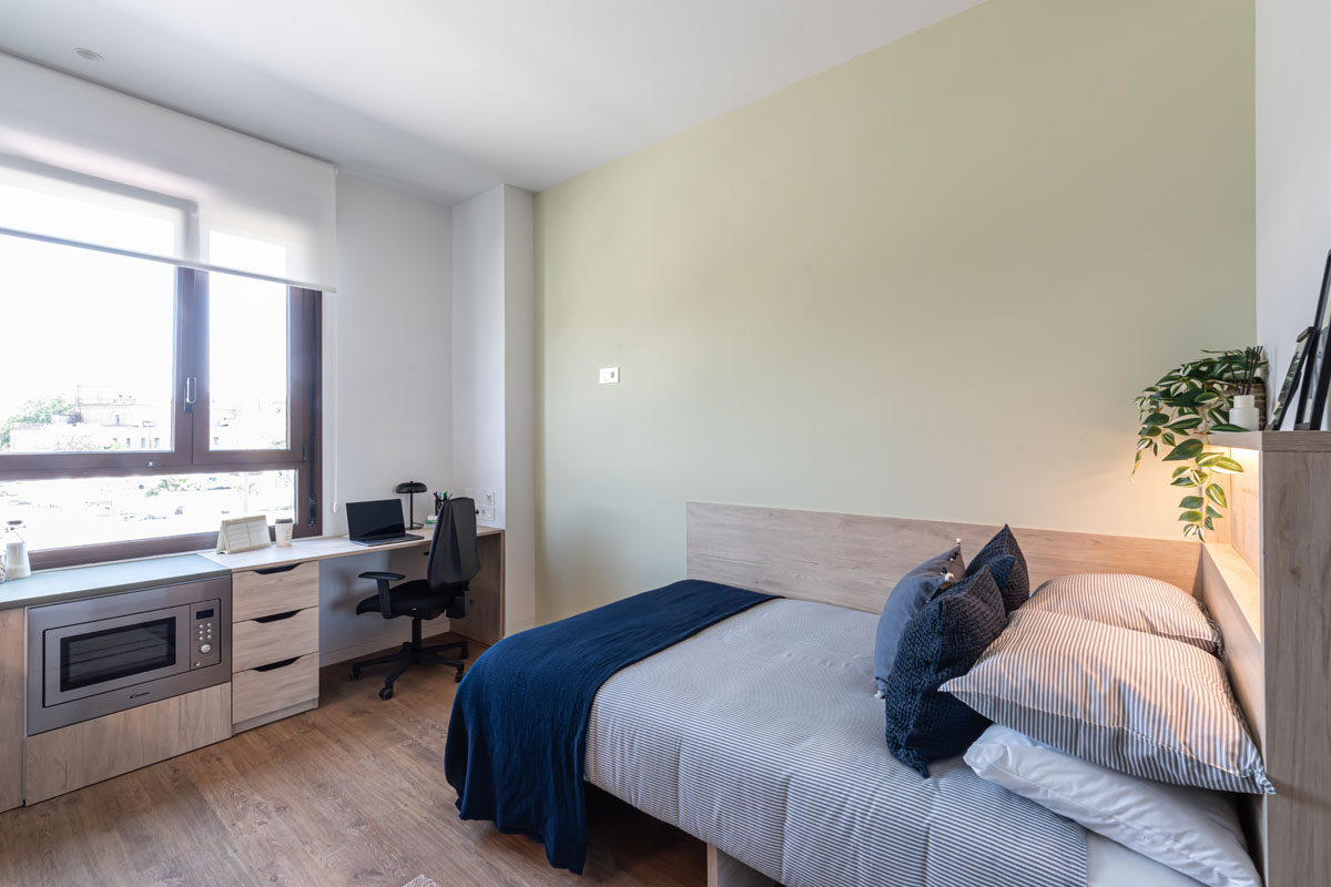 livensa-studios-valencia-malvarrosa-classic-plus-studio-accessible (6).jpg