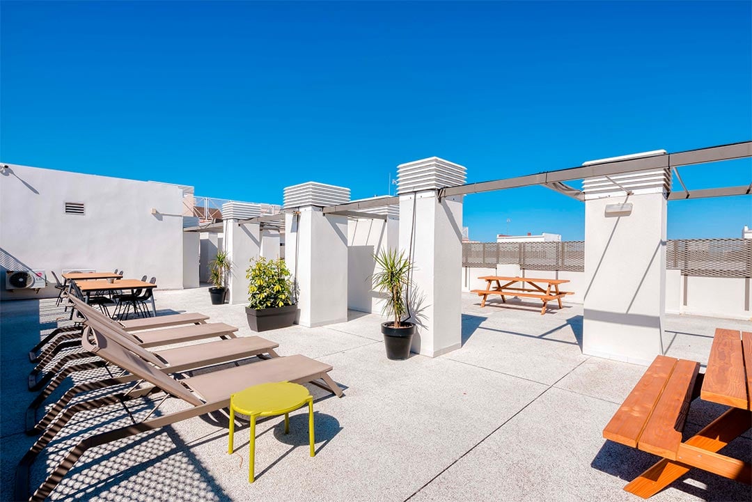 livensa-studios-valencia-marina-terraza-azotea-1.jpg