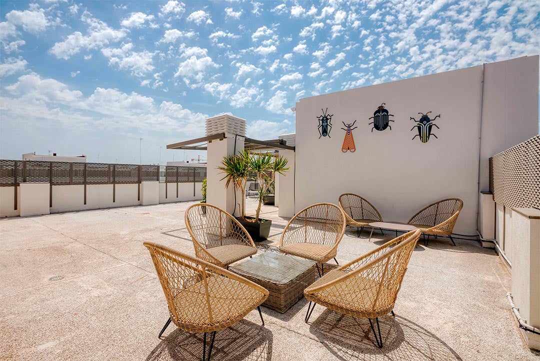 livensa-studios-valencia-marina-terraza-azotea-2.jpg