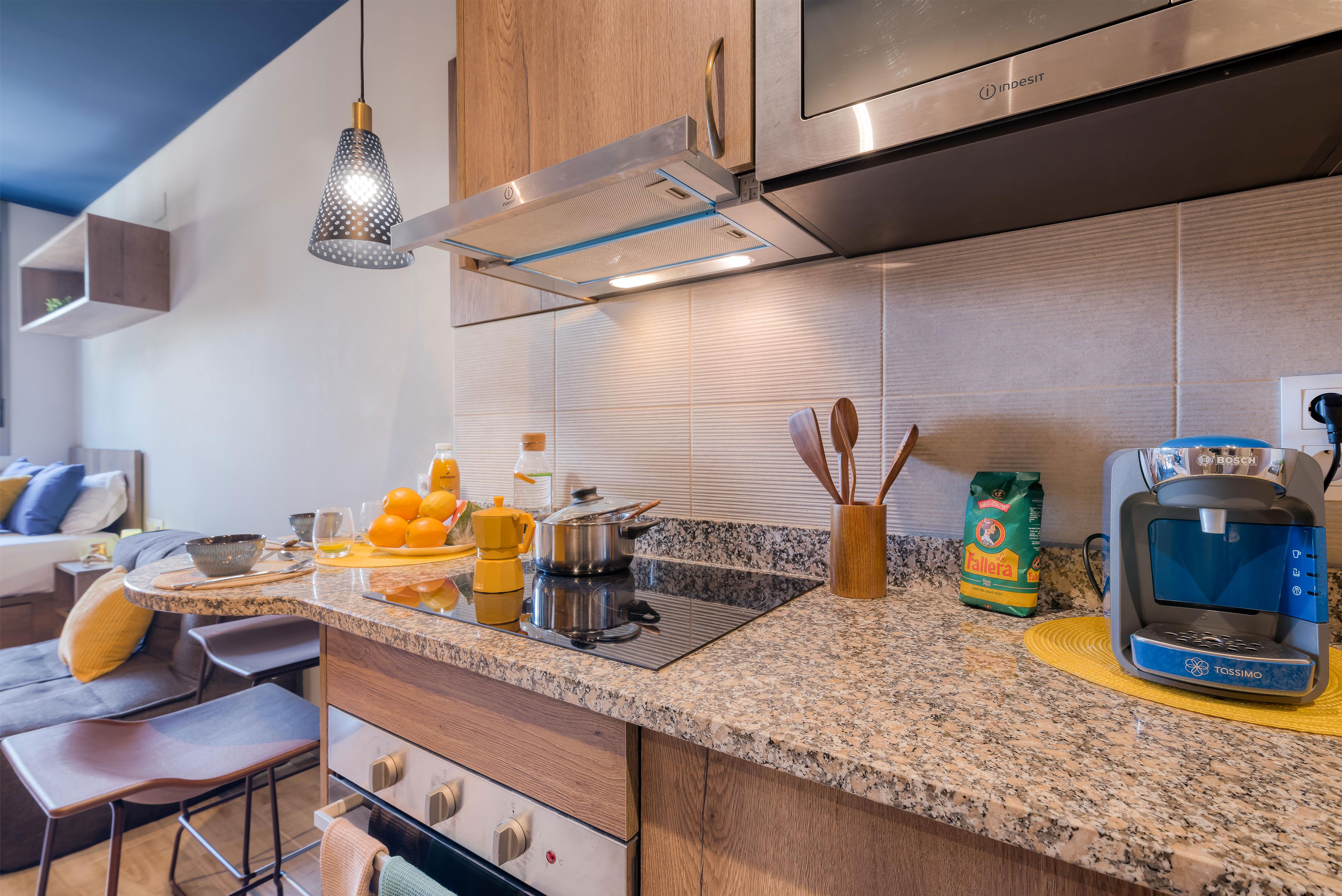 livensa-studios-valencia-marina-estudio-cocina-premium-2.jpg
