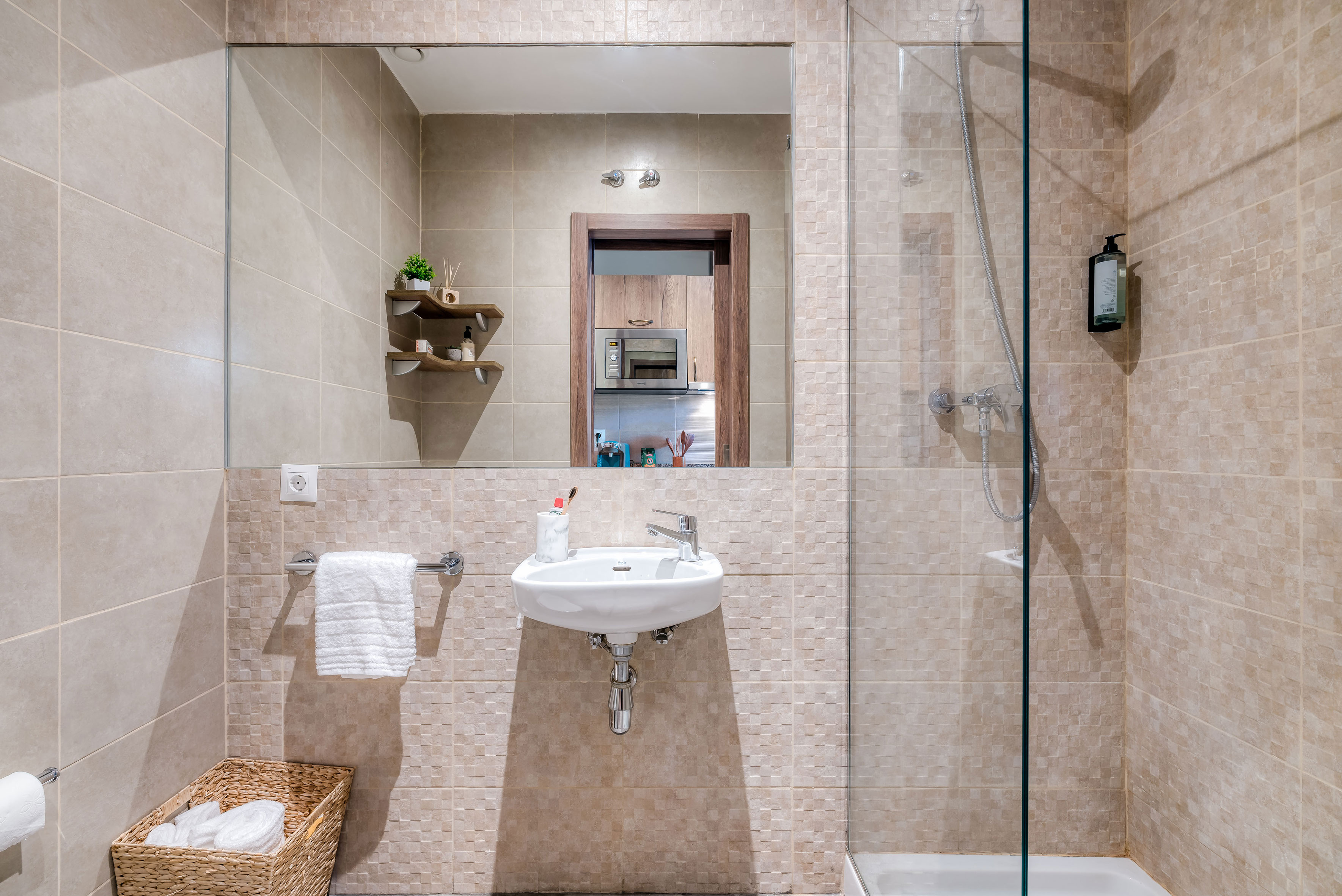 livensa-studios-valencia-marina-estudio-cocina-premium-3.jpg