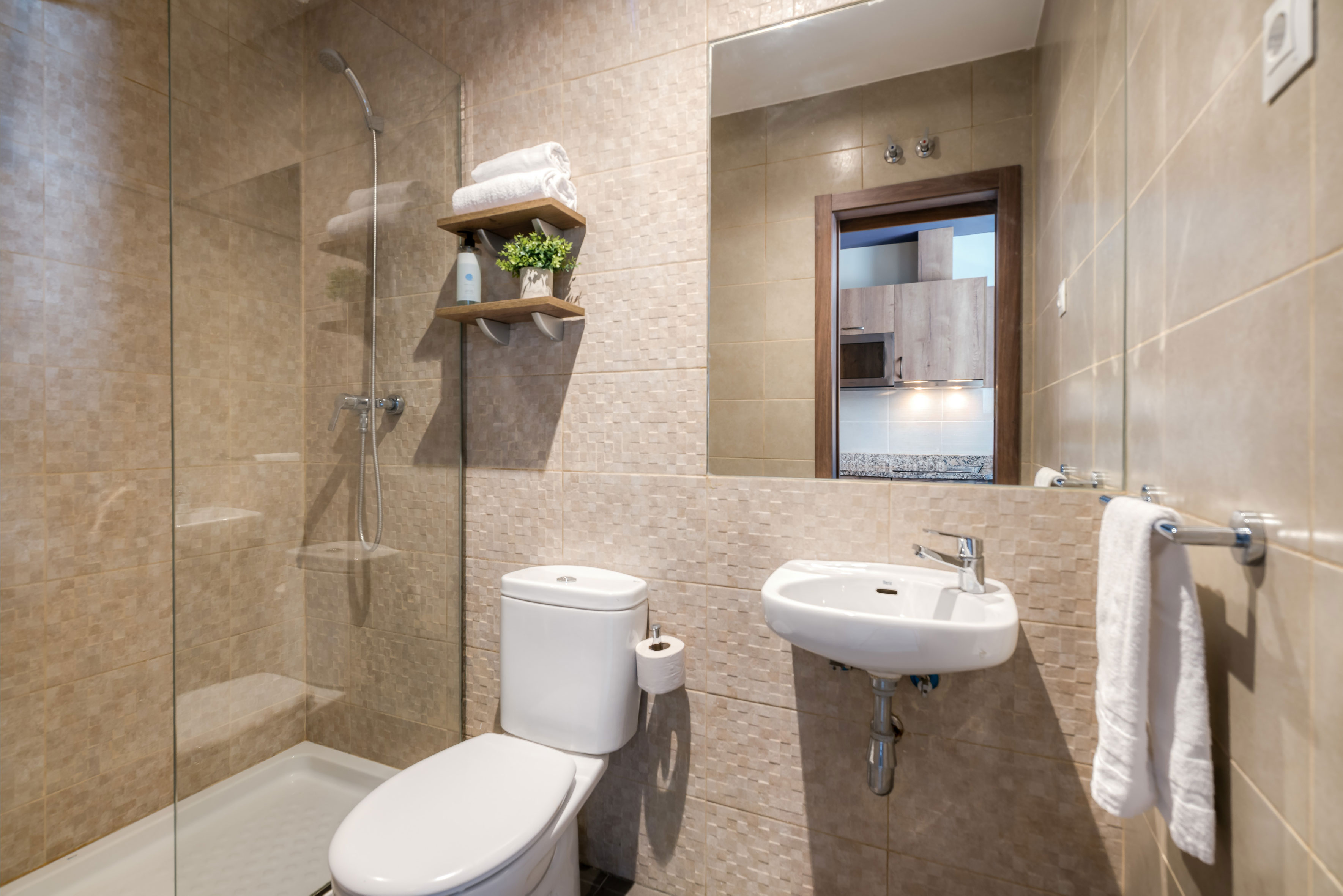 livensa-studios-valencia-marina-estudio-cocina-standard-5.jpg