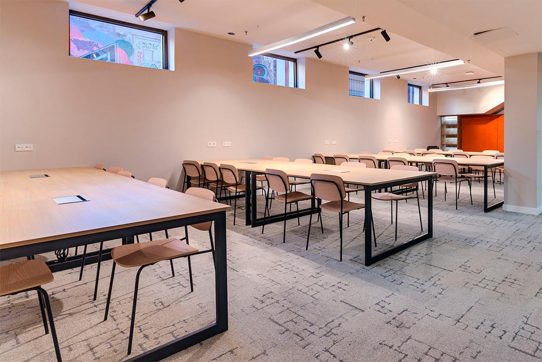 livensa-studios-valencia-viveros-biblioteca-1.jpg