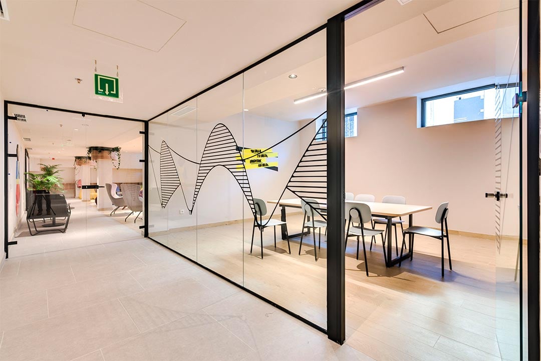 livensa-studios-valencia-viveros-sala-reuniones-1.jpg