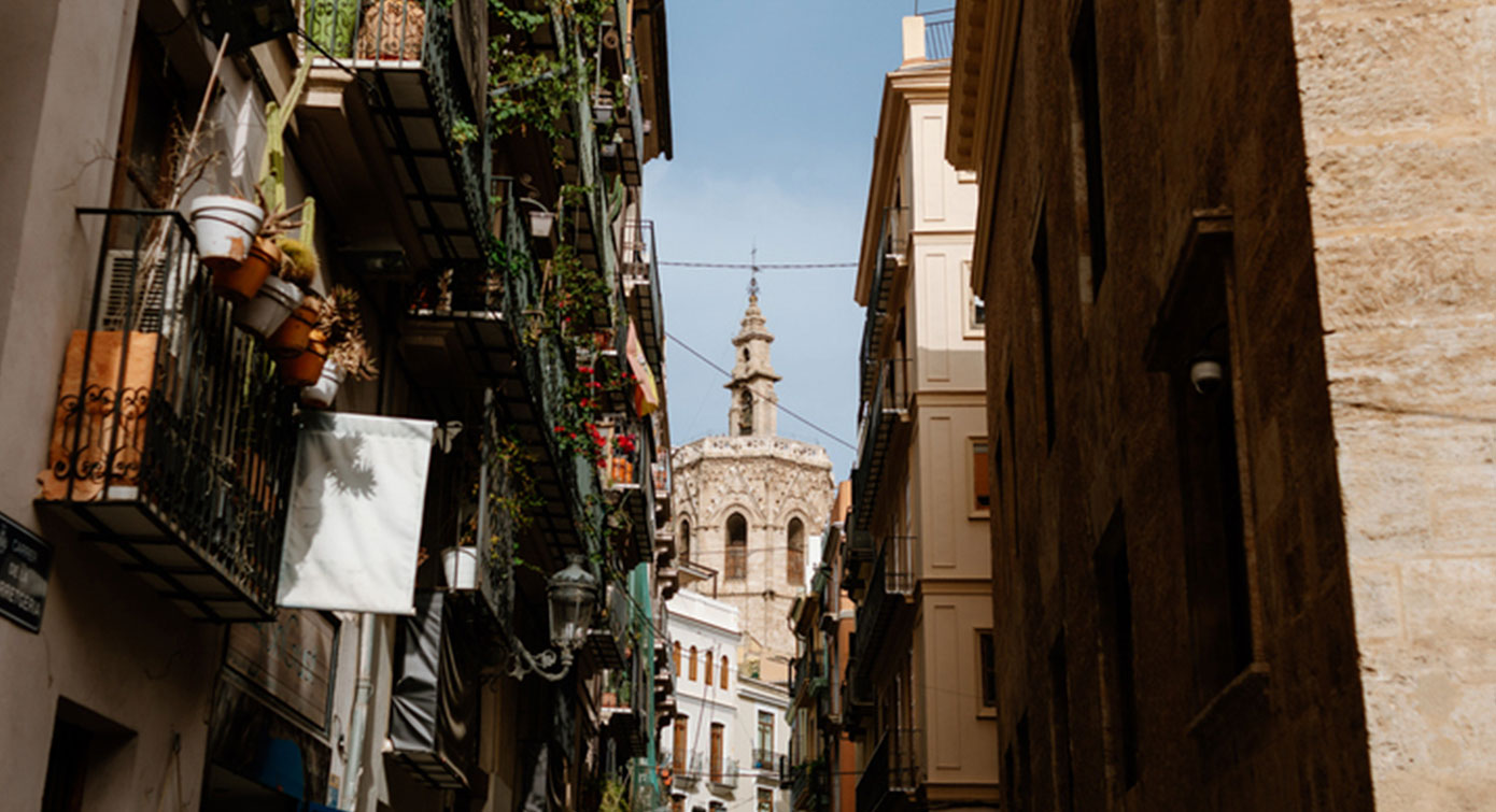 livensa-valencia-ciudad-centro-historico-el-micalet.jpg